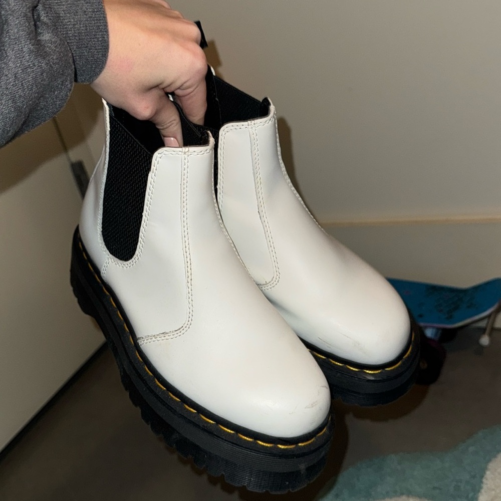 Dr Martens 2976 Quad Chelsea Boots
